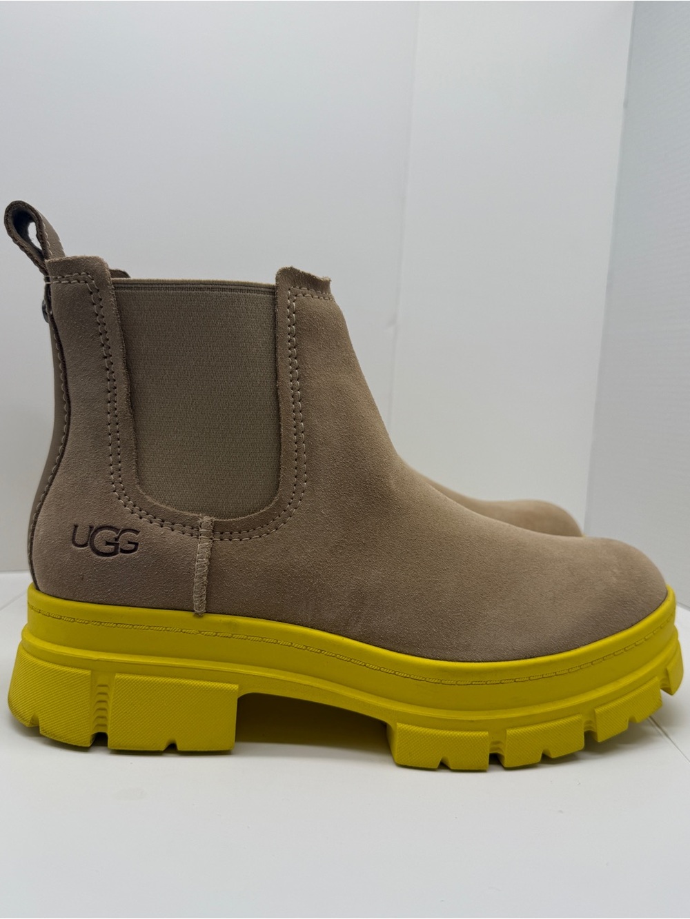 UGG Ashton Chelsea Boots 6 Brown Suede Waterproof Yellow Ankle Casual Chunky - Picture 2 of 13